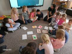 Druhý měsíc je za námi.