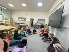 První centra aktivit